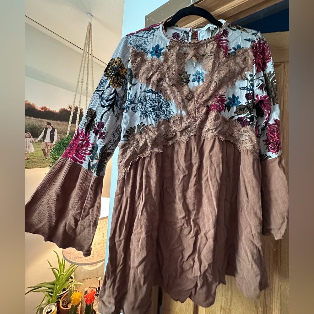 Keyhole top